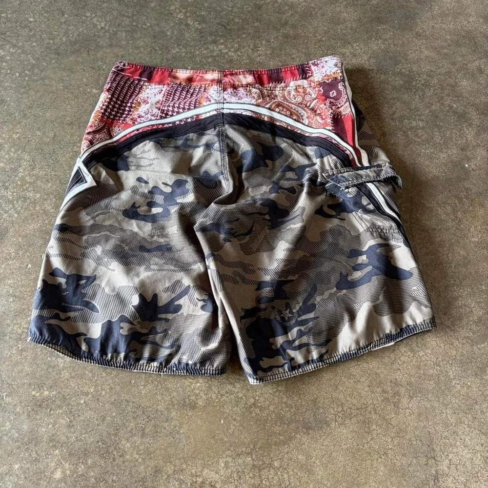 2000s Y2K billabong camo board shorts
